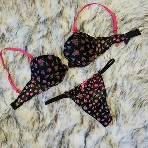 NWT Betsey Johnson Bra & Matching One Size Panty